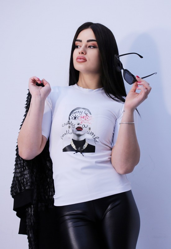 T-shirt  с апликация World 
