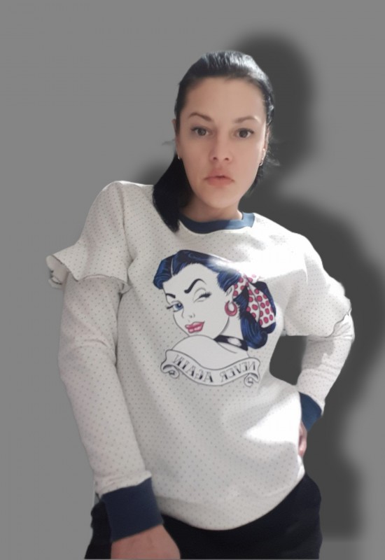 Суитшърт Never Again от колекцията Modern Princesses 