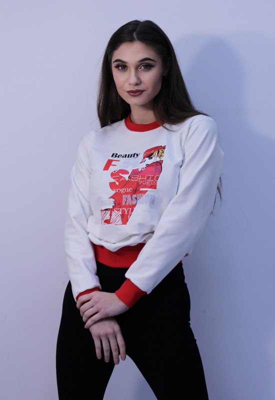 Суитшърт в цвят ванилия с апликация Fashion 
