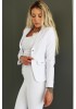 Късо вталено сако в бяло от колекцията Whisper in white